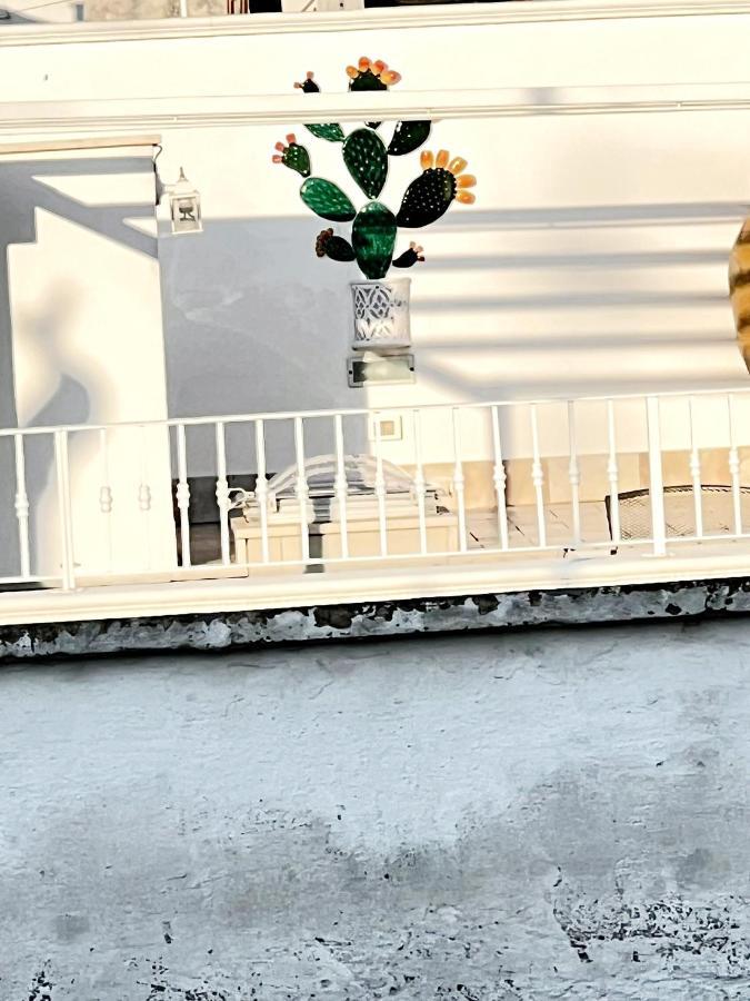 לינה וארוחת בוקר אוסטוני Il Girasole מראה חיצוני תמונה